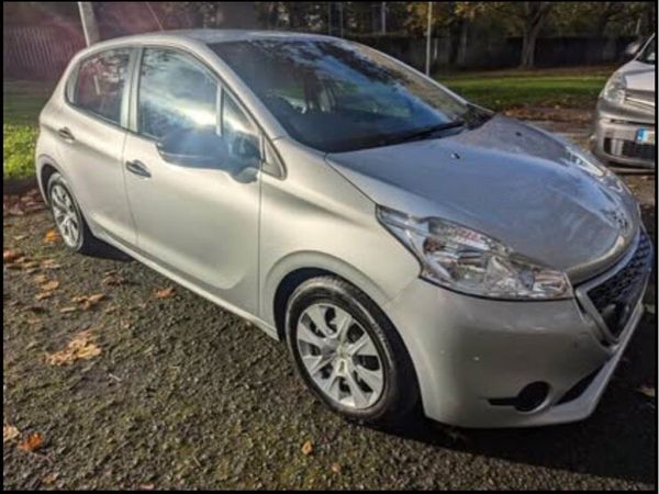 Peugeot 208 Hatchback, Petrol, 2015, Grey