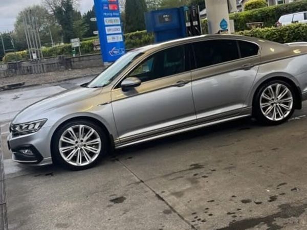 Volkswagen Passat Saloon, Diesel, 2020, Silver