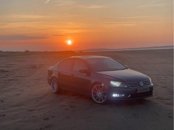 Volkswagen Passat Saloon, Diesel, 2011, Grey