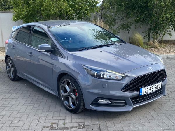 Ford Focus Hatchback, Diesel, 2017, Grey