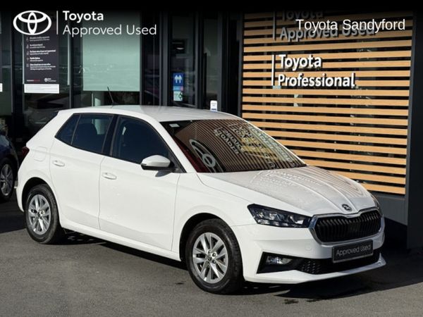 Skoda Fabia Hatchback, Petrol, 2022, White