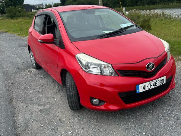 Toyota Vitz Hatchback, Petrol, 2014, Red