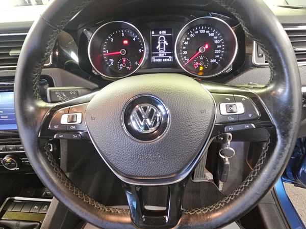 Volkswagen Jetta Saloon, Diesel, 2017, Blue