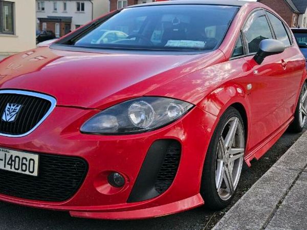 SEAT Leon Hatchback, Diesel, 2008, Red