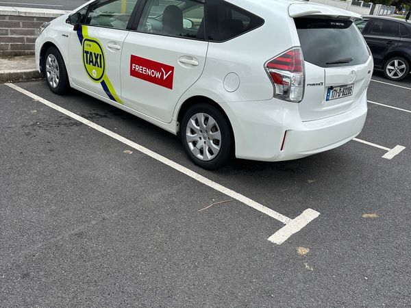 Toyota Prius Hatchback, Petrol Hybrid, 2017, White