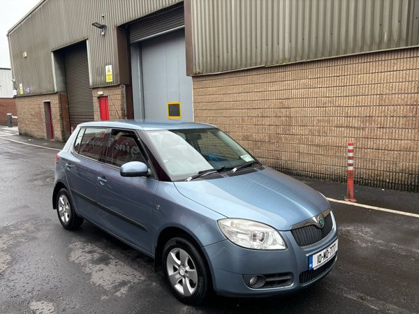 Skoda Fabia Hatchback, Petrol, 2010, Grey