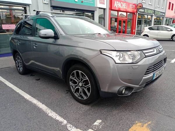 Mitsubishi Outlander SUV, Diesel, 2014, Grey