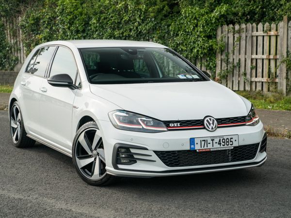Volkswagen Golf Hatchback, Petrol, 2017, White