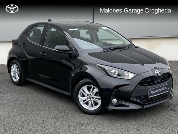Toyota Yaris Hatchback, Petrol Hybrid, 2021, Black