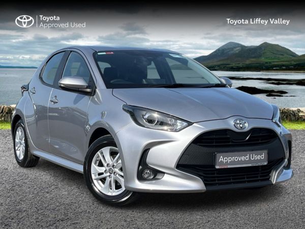 Toyota Yaris Hatchback, Petrol, 2023, Silver
