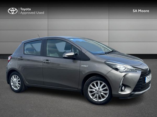 Toyota Yaris Hatchback, Petrol Hybrid, 2017, Bronze
