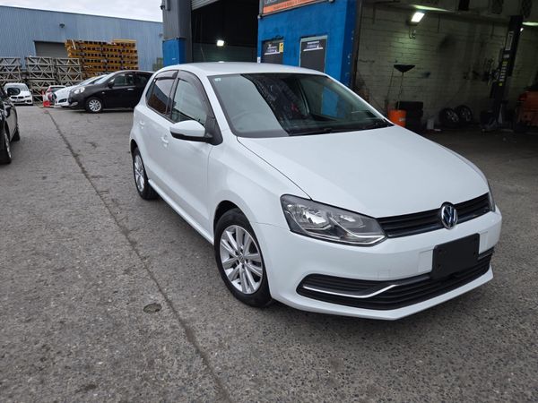 Volkswagen Polo Hatchback, Petrol, 2016, White