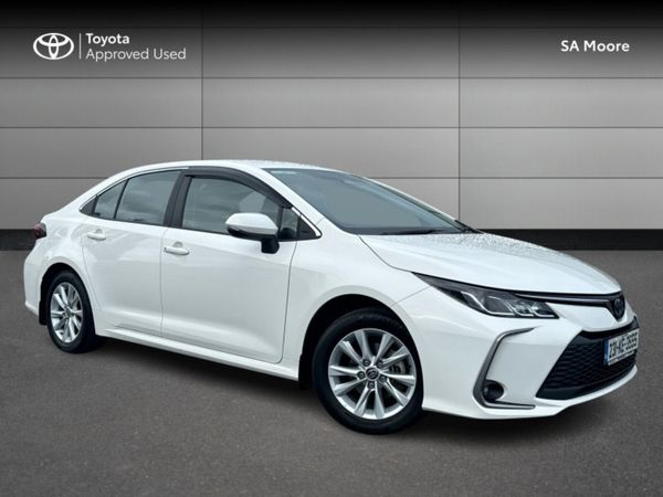 Toyota Corolla Saloon, Petrol Hybrid, 2023, White