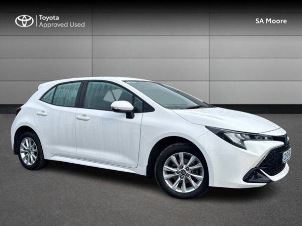 Toyota Corolla Hatchback, Petrol Hybrid, 2023, White