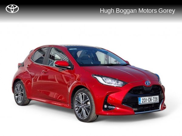 Toyota Yaris Hatchback, Petrol Hybrid, 2023, Red