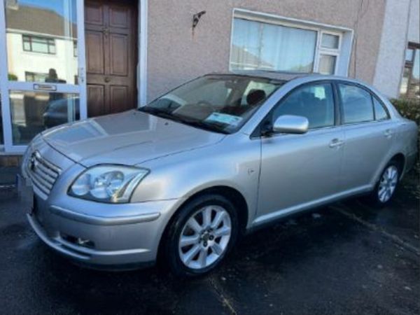 Toyota Avensis Saloon, Petrol, 2005, Silver