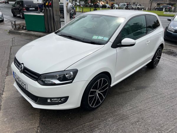Volkswagen Polo Hatchback, Petrol, 2012, White