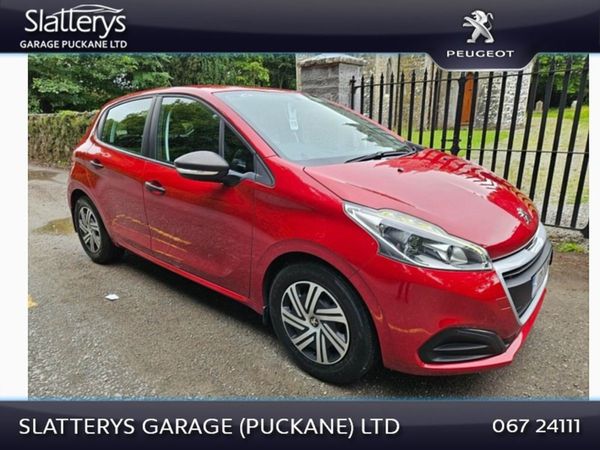 Peugeot 208 Hatchback, Diesel, 2017, Red