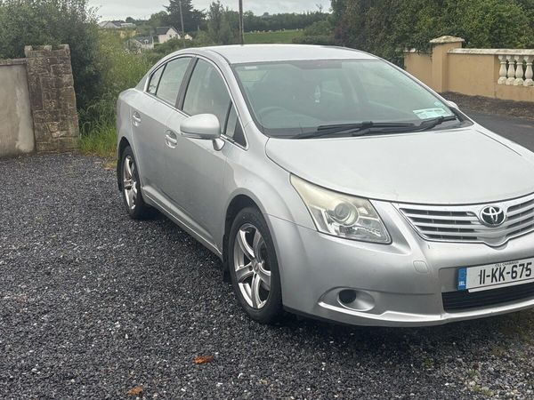 Toyota Avensis Saloon, Diesel, 2011, Silver