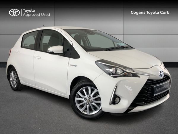 Toyota Yaris Hatchback, Petrol Hybrid, 2017, White