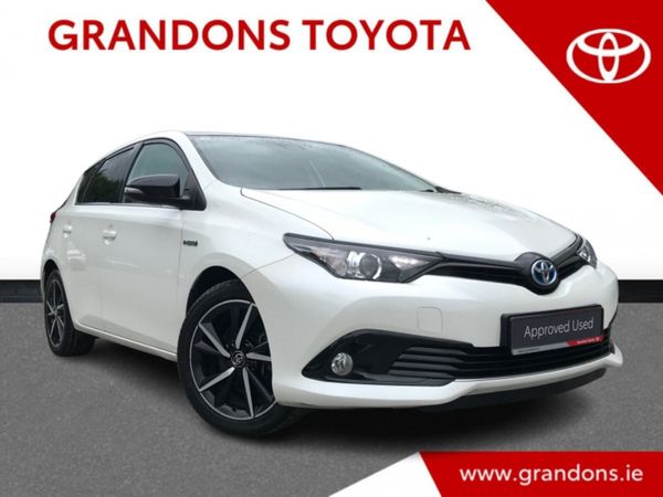 Toyota Auris Hatchback, Petrol Hybrid, 2018, White