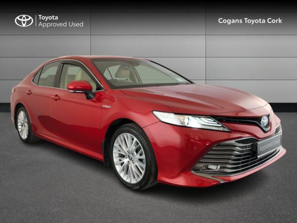 Toyota Camry Saloon, Petrol Hybrid, 2021, Red