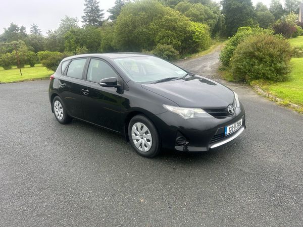 Toyota Auris Hatchback, Diesel, 2013, Black