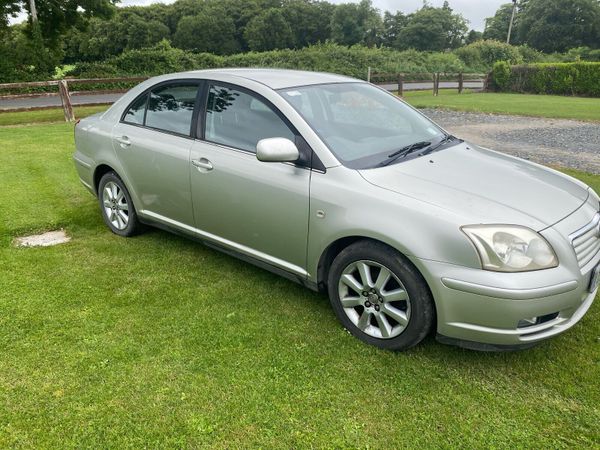Toyota Avensis Saloon, Petrol, 2005, Silver
