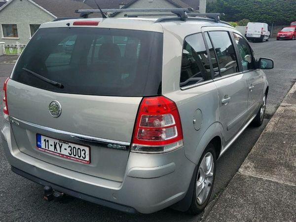 Vauxhall Zafira MPV, Diesel, 2011, Silver