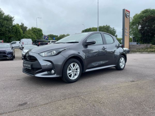Toyota Yaris Hatchback, Petrol Hybrid, 2024, Grey
