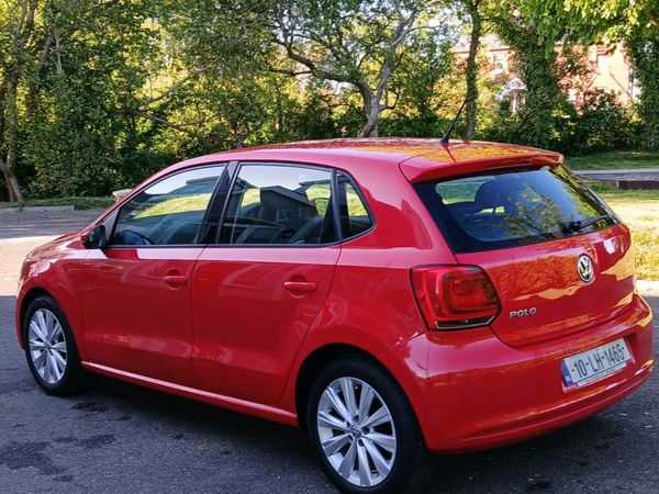 Volkswagen Polo Hatchback, Petrol, 2010, Red