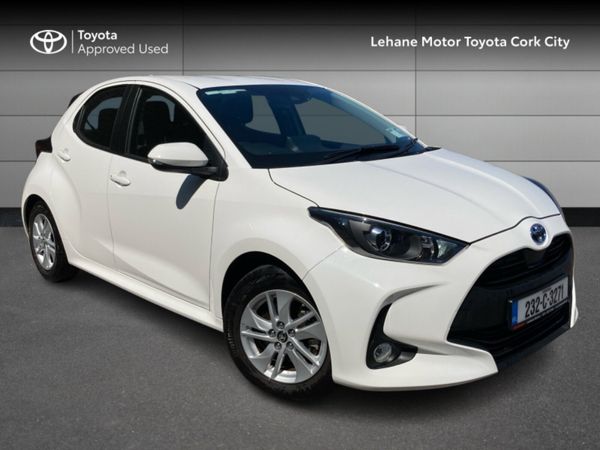 Toyota Yaris Hatchback, Petrol Hybrid, 2023, White