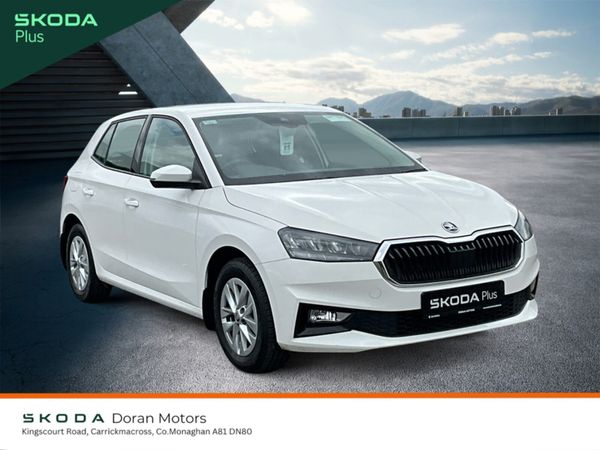Skoda Fabia Hatchback, Petrol, 2022, White