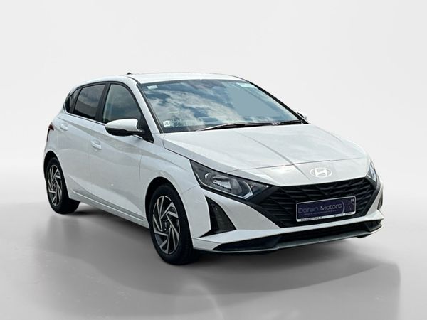 Hyundai i20 Hatchback, Petrol, 2024, White