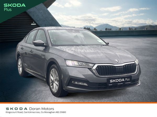 Skoda Octavia Hatchback, Petrol, 2023, Grey