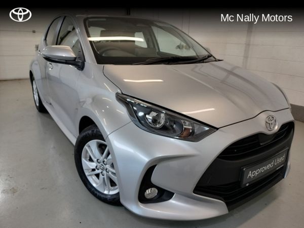 Toyota Yaris Hatchback, Petrol Hybrid, 2024, Silver