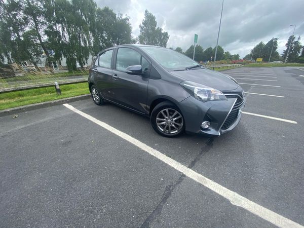 Toyota Yaris Hatchback, Petrol, 2016, Grey