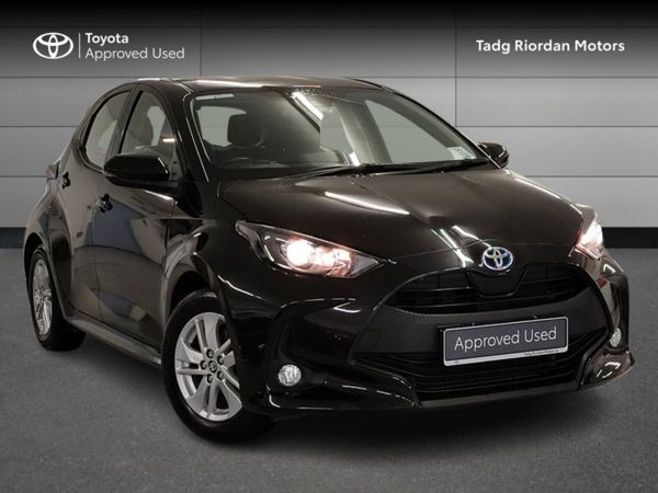 Toyota Yaris Hatchback, Petrol Hybrid, 2022, Black