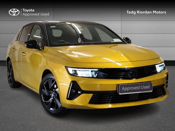 Opel Astra Hatchback, Petrol, 2023, Yellow