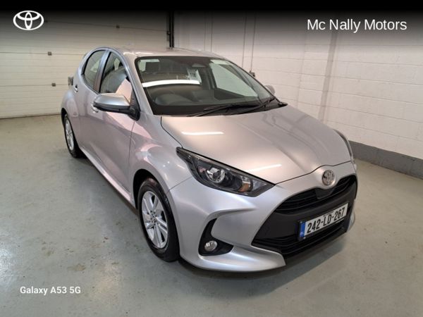 Toyota Yaris Hatchback, Petrol Hybrid, 2024, Silver