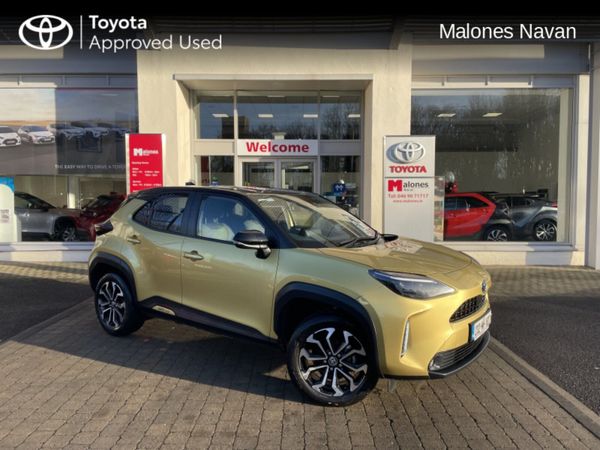 Toyota Yaris Hatchback, Petrol Hybrid, 2023, Yellow