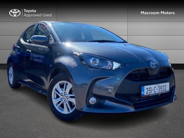 Toyota Yaris Hatchback, Petrol Hybrid, 2025, Grey