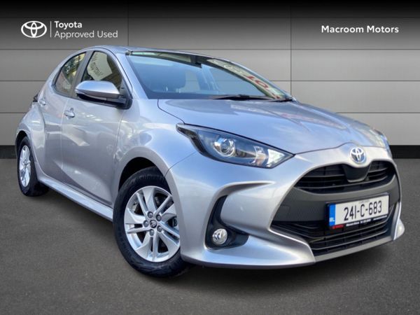 Toyota Yaris Hatchback, Petrol Hybrid, 2024, Silver