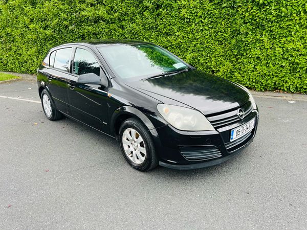 Opel Astra Hatchback, Petrol, 2005, Black