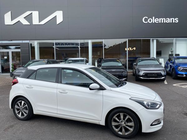 Hyundai i20 Hatchback, Petrol, 2017, White