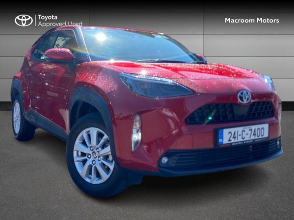 Toyota Yaris Cross Hatchback, Petrol Hybrid, 2024, Red