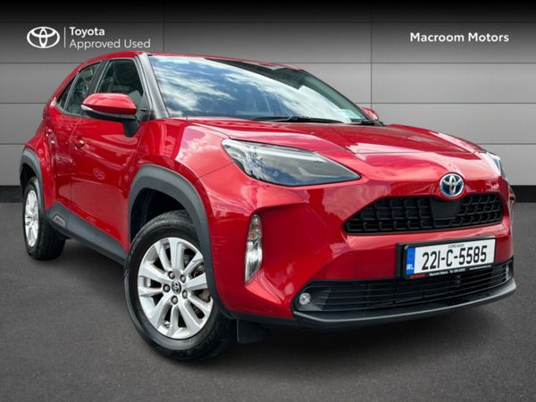 Toyota Yaris Hatchback, Petrol Hybrid, 2022, Red