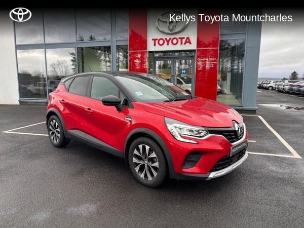 Renault Captur Hatchback, Petrol, 2022, Red