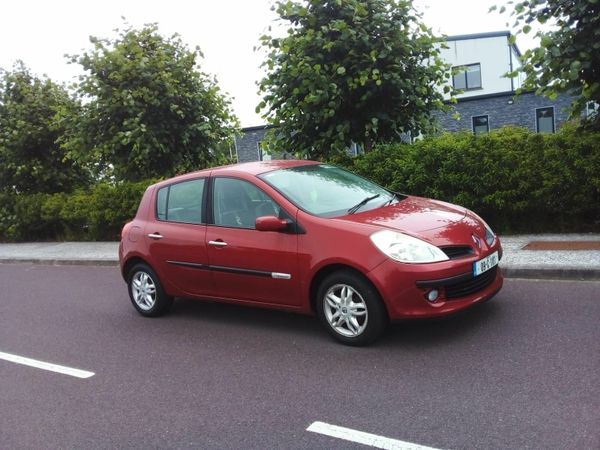 Renault Clio Hatchback, Ethanol Petrol, 2009, Red