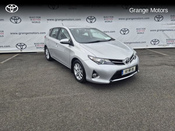 Toyota Auris Hatchback, Diesel, 2014, Silver